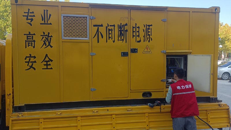 南阳柴油发电机组和UPS电源配合使用时，如何避免切换过程中的电力中断？