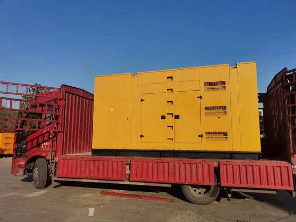 南阳柴油发电机组的电瓶长期未使用，应该如何充电？